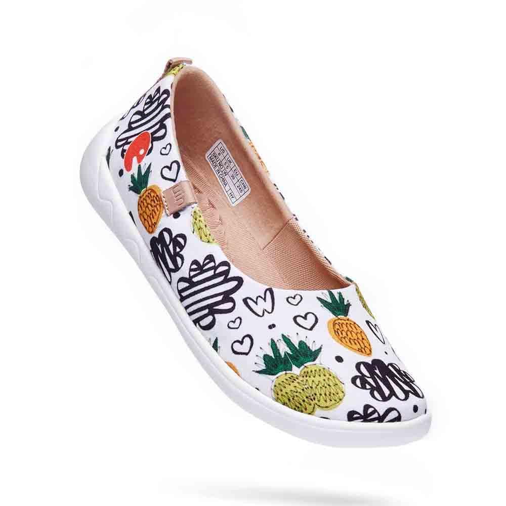 UIN Footwear Women Sweet Pineapple Canvas loafers